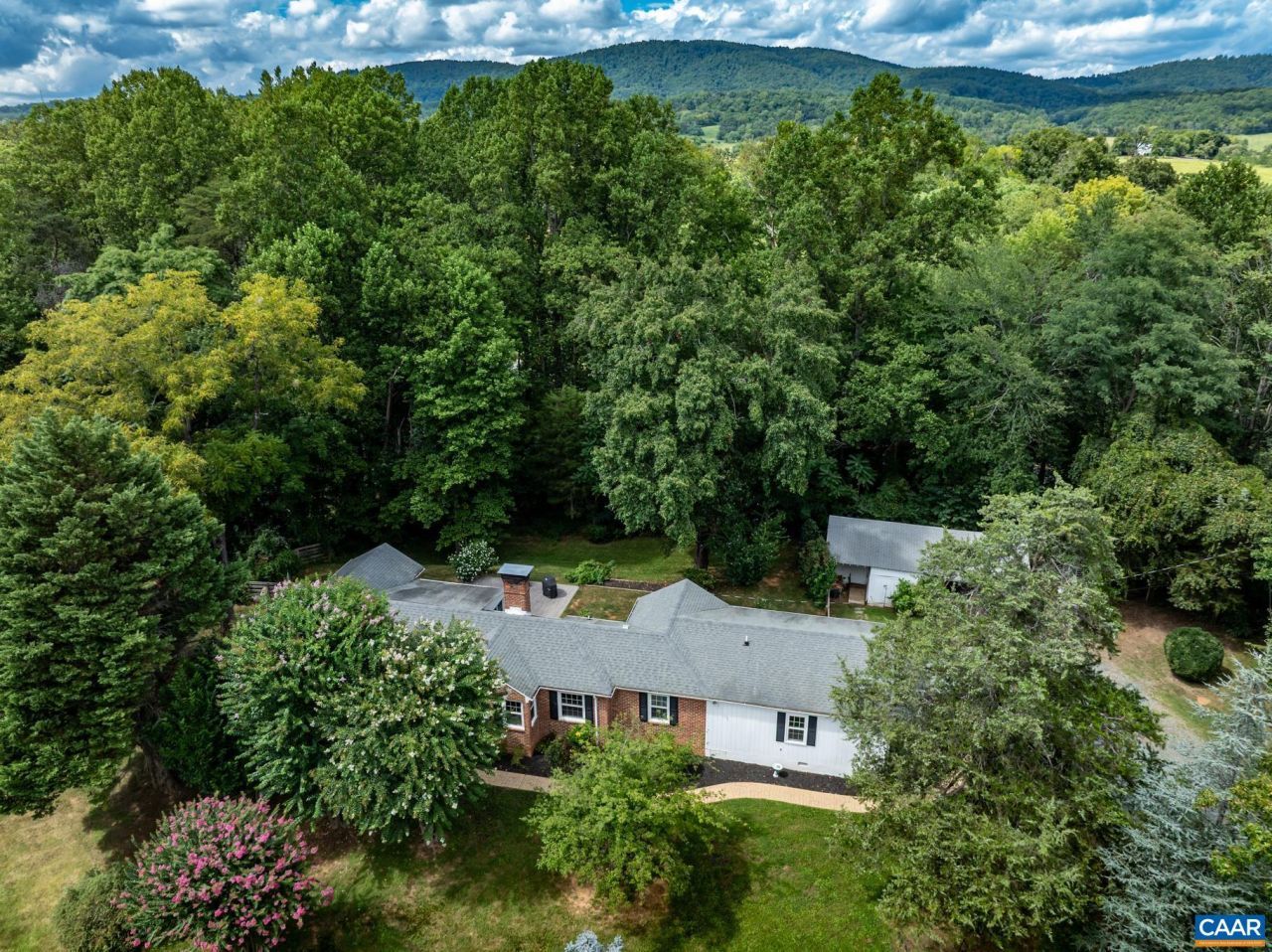 3304 Keswick Rd, Keswick, VA 22947 Main Photo