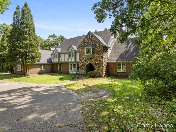 735 Prairie Creek Road, Ionia, MI 48846