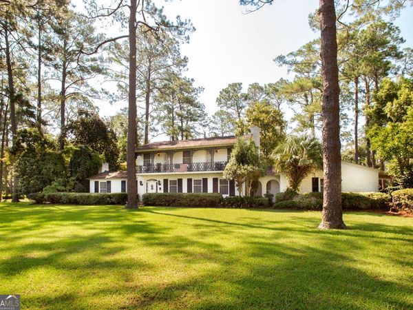 706 Cherokee Circle, Waycross, GA 31501