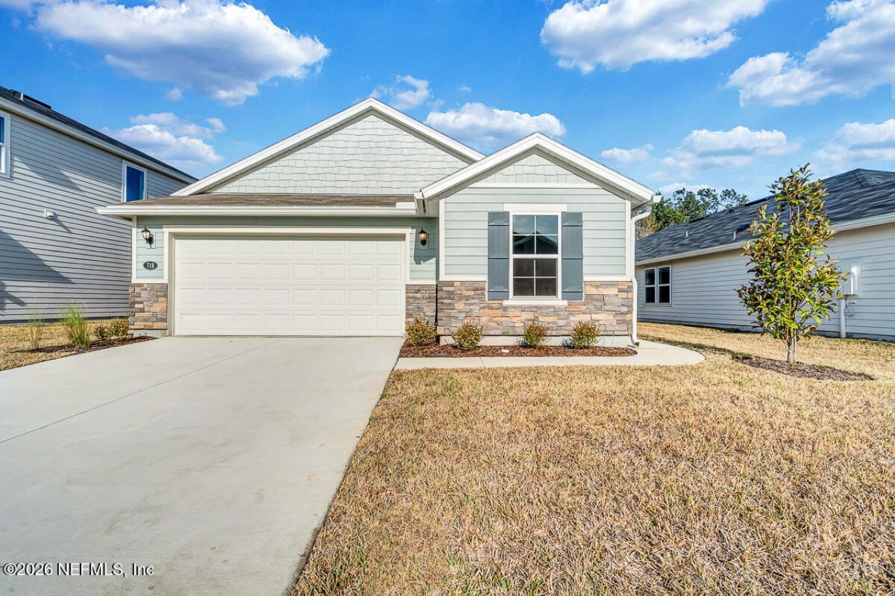 718 Panther Lake Parkway, Jacksonville, FL 32221 Main Photo