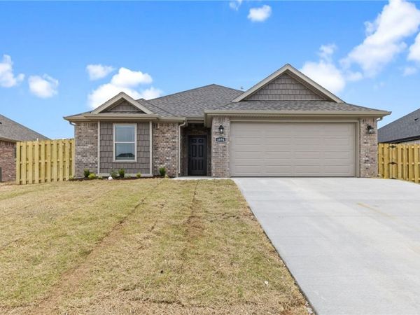 1100 Calla Lily Avenue, Lowell, AR 72745