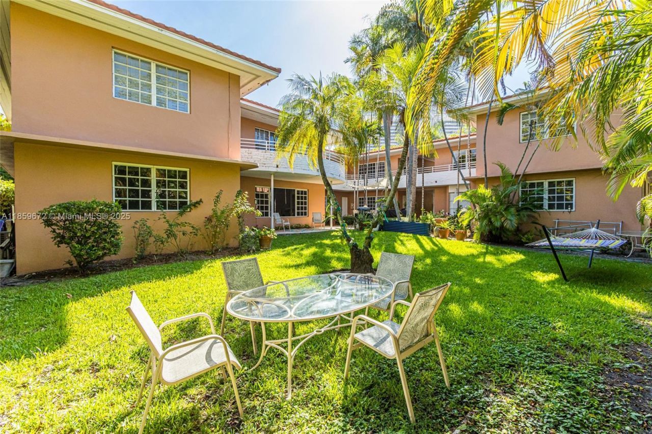 60 Park Dr, Unit C, Bal Harbour, FL 33154 Photo