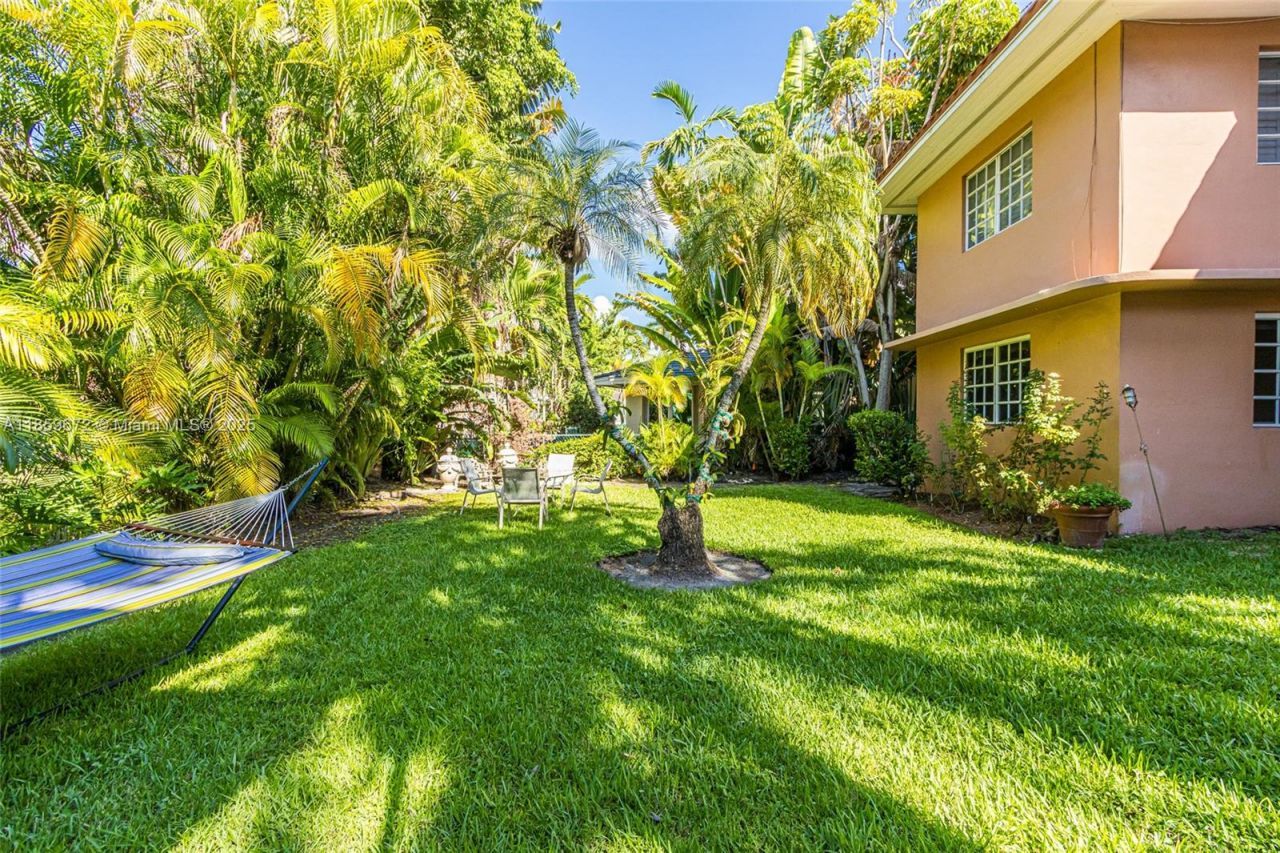 60 Park Dr, Unit C, Bal Harbour, FL 33154 Photo