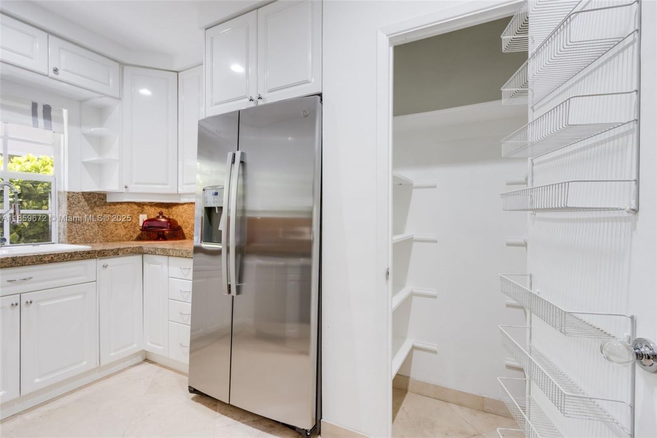 60 Park Dr, Unit C, Bal Harbour, FL 33154 Photo