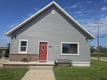 175 N Jackson Avenue, Grafton, NE 68365