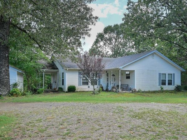 103 Pine Hollow Lane, Mena, AR 71953