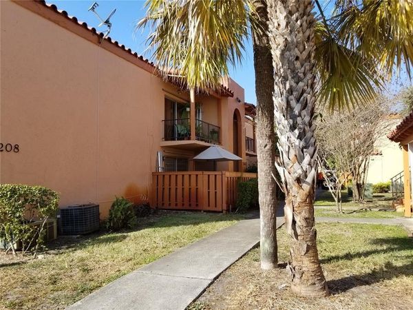 7208 Fairway Drive, Unit I9, Miami Lakes, FL 33014