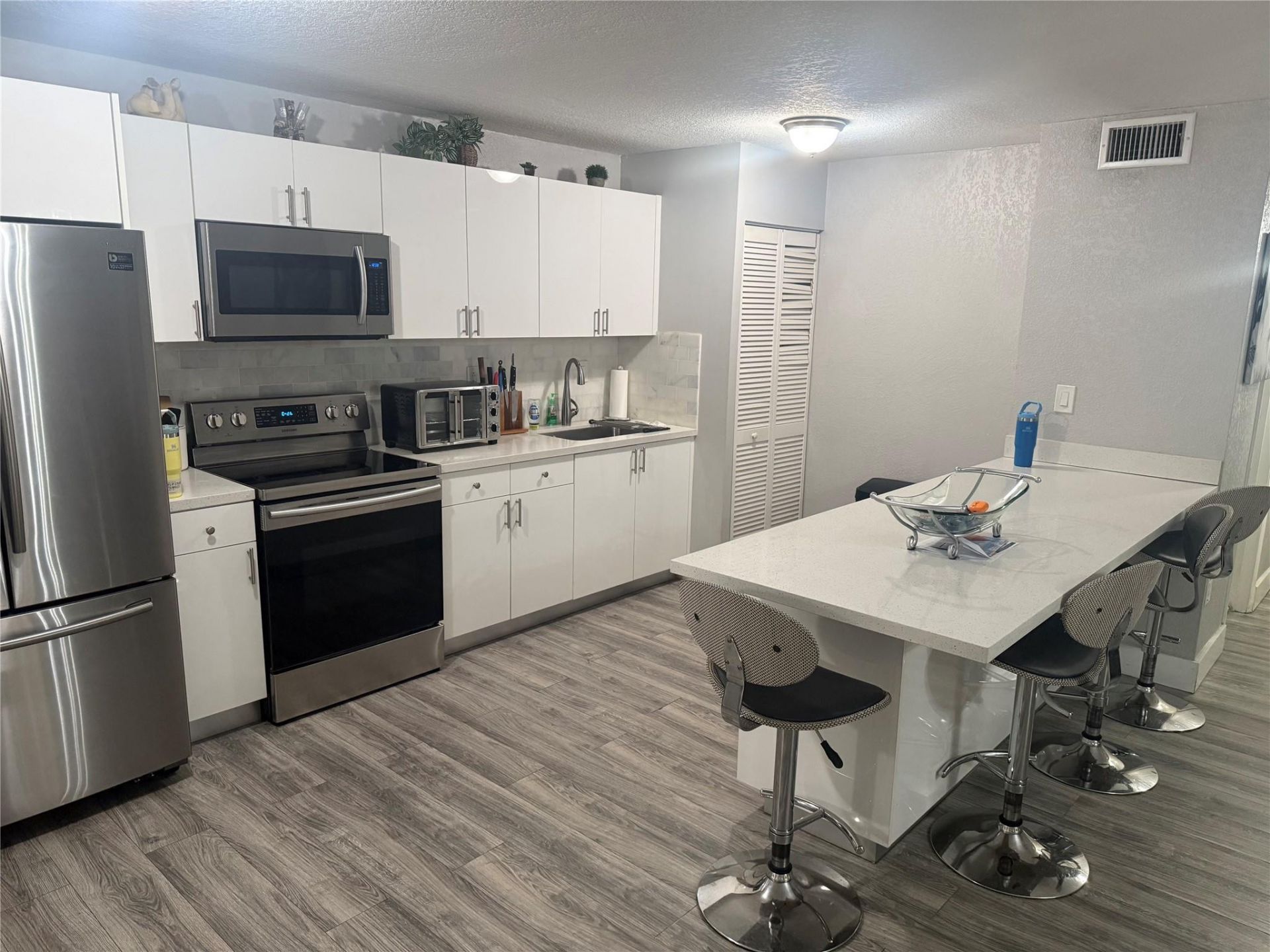 7208 Fairway Drive, Unit I9, Miami Lakes, FL 33014 Photo