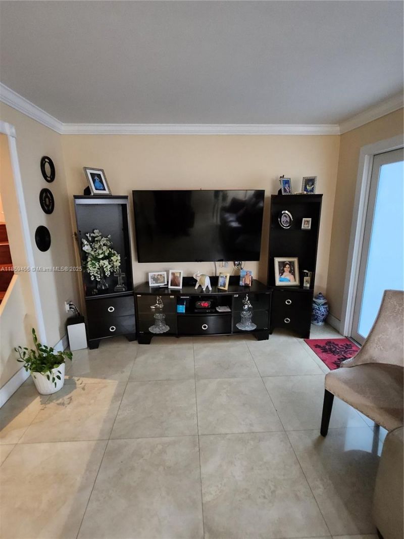 8360 NW 8th St, Unit 6-2, Miami, FL 33126 Photo