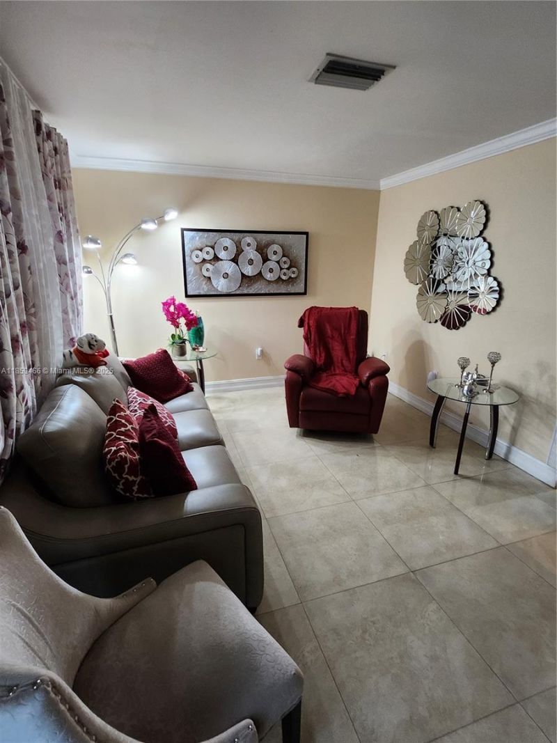 8360 NW 8th St, Unit 6-2, Miami, FL 33126 Photo