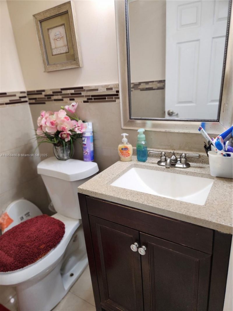 8360 NW 8th St, Unit 6-2, Miami, FL 33126 Photo