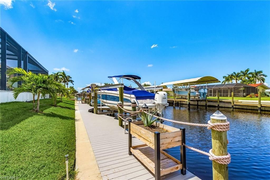 5338 Colonade Ct, Cape Coral, FL 33904 Photo