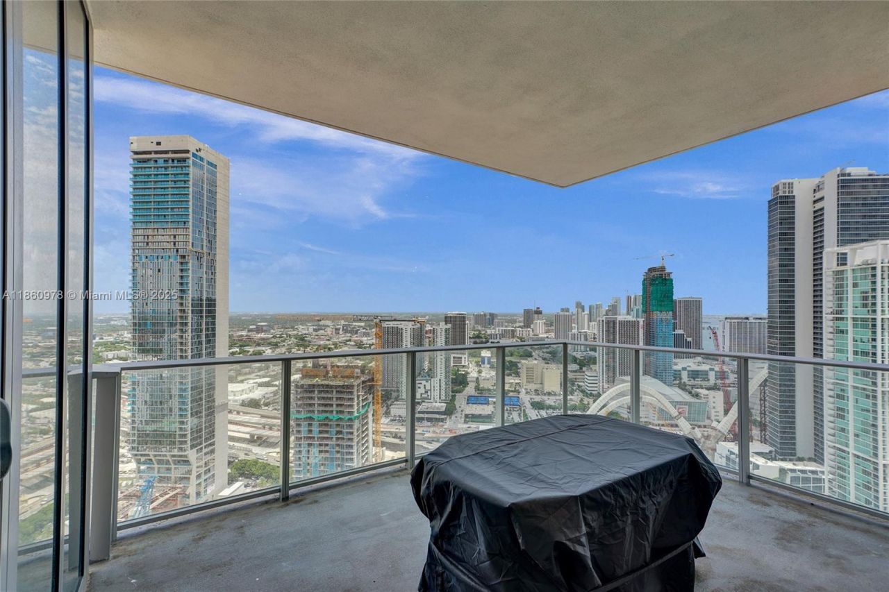851 NE 1st Ave, Unit 3800, Miami, FL 33132 Photo