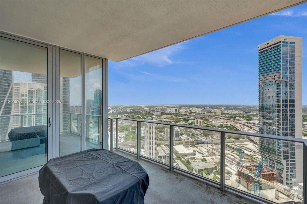 851 NE 1st Ave, Unit 3800, Miami, FL 33132 Photo