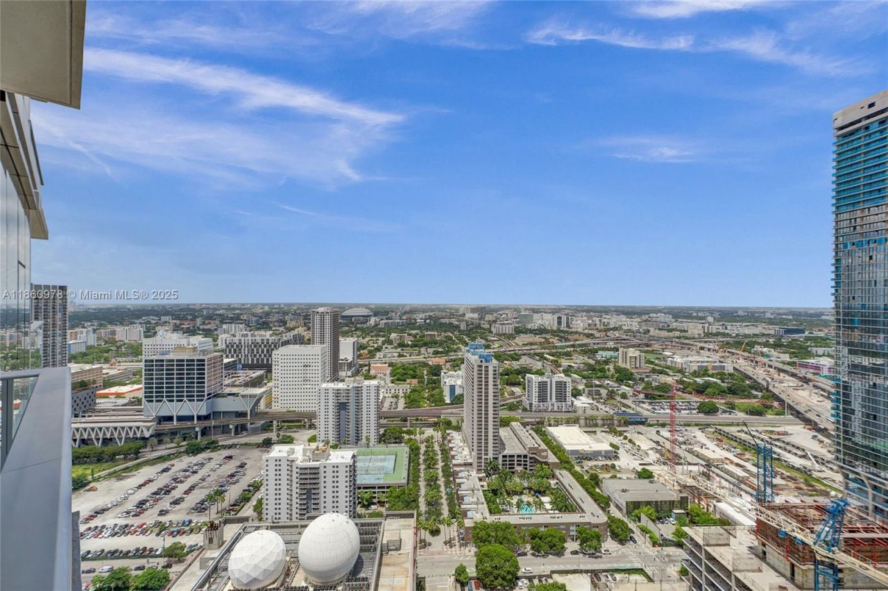 851 NE 1st Ave, Unit 3800, Miami, FL 33132 Photo