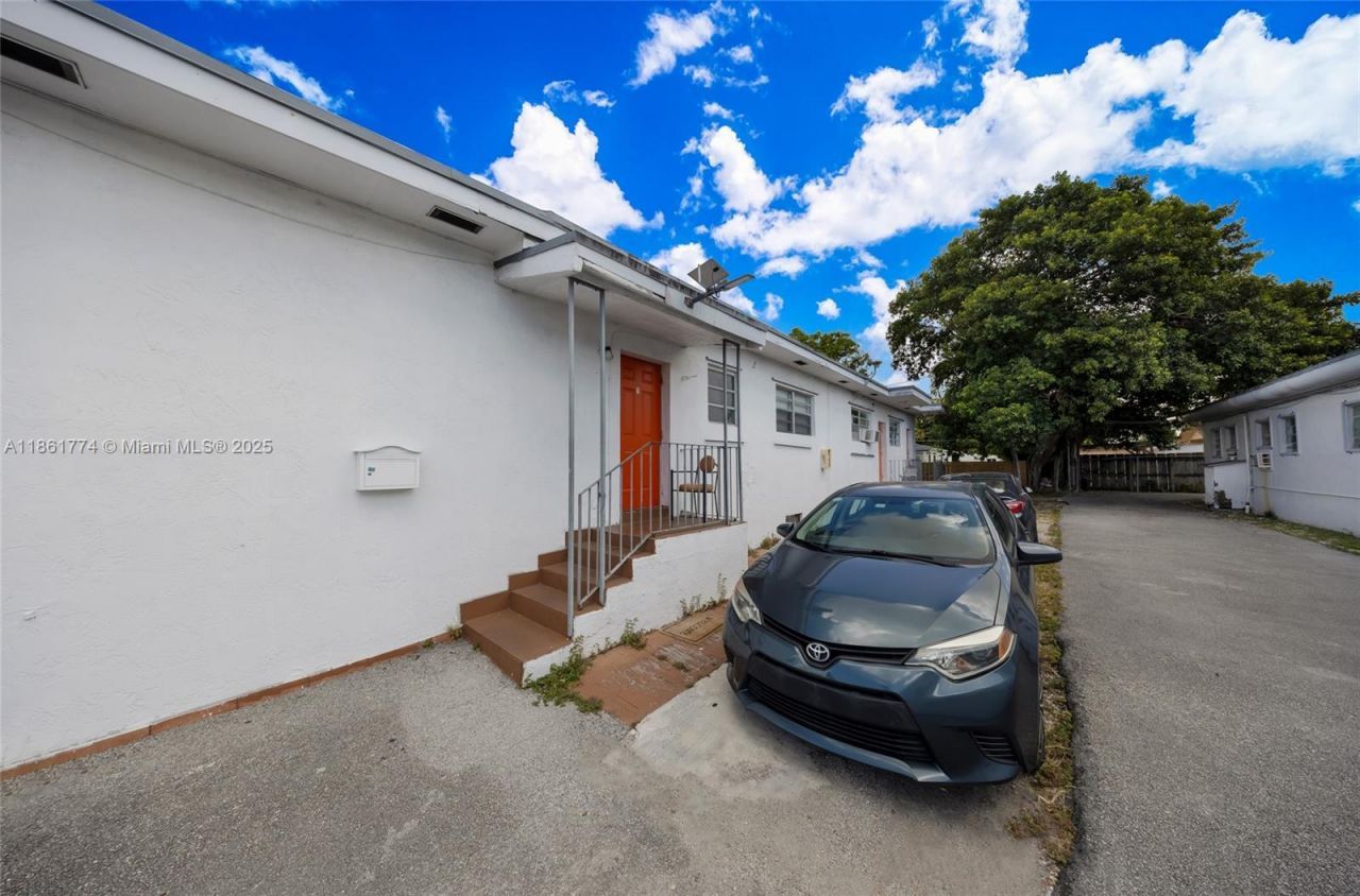 4831 W Flagler St, Miami, FL 33134 Photo