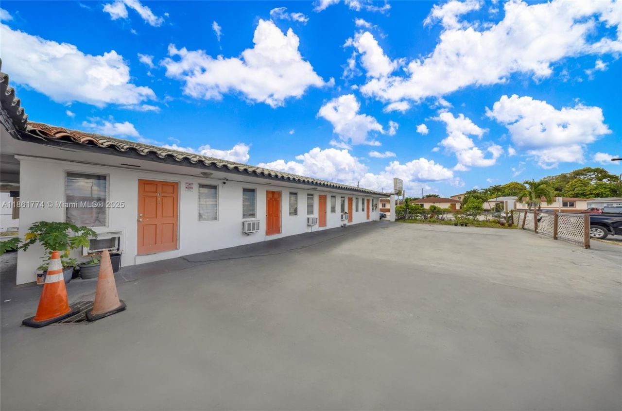 4831 W Flagler St, Miami, FL 33134 Photo