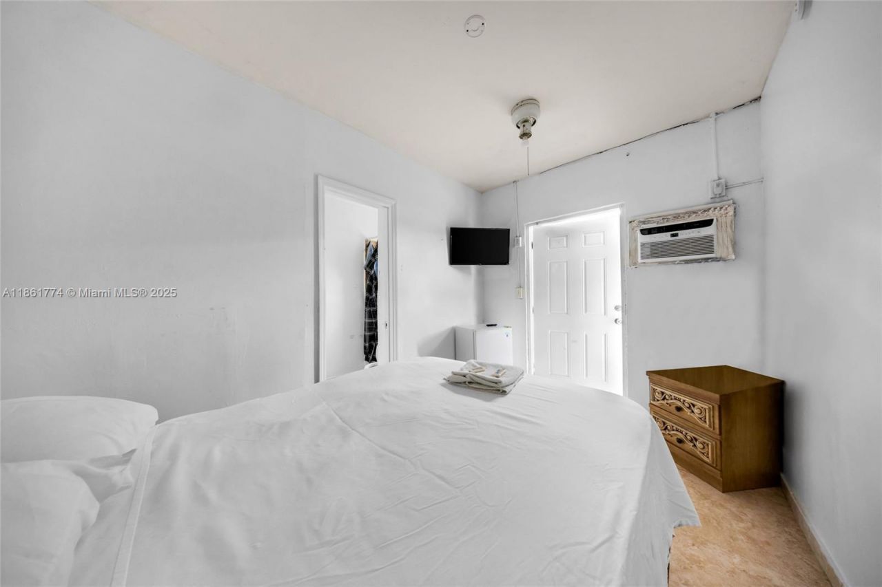 4831 W Flagler St, Miami, FL 33134 Photo