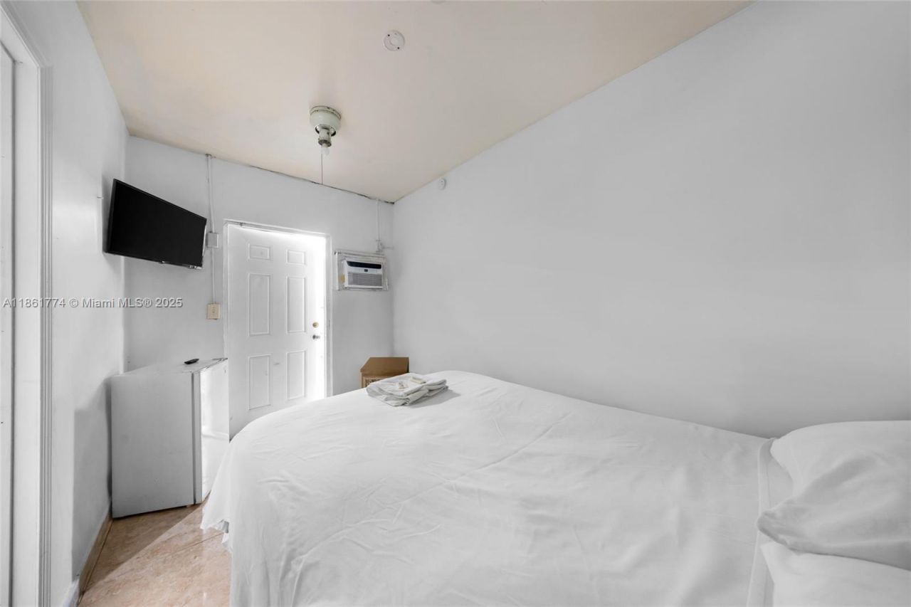 4831 W Flagler St, Miami, FL 33134 Photo