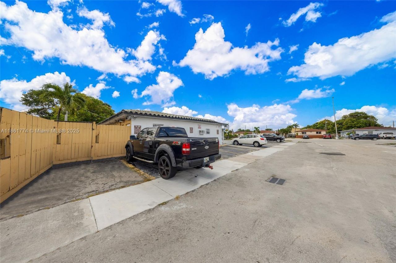 4831 W Flagler St, Miami, FL 33134 Photo