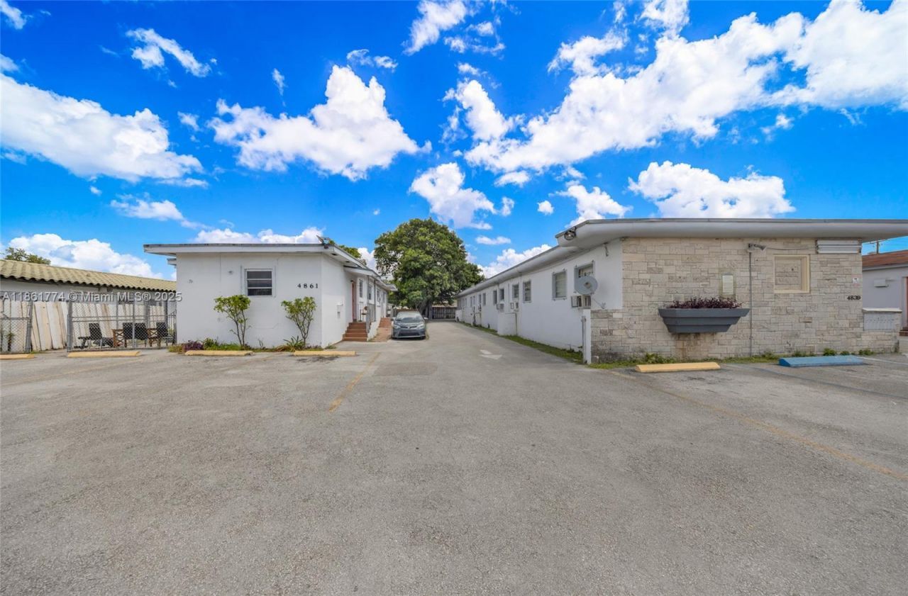 4831 W Flagler St, Miami, FL 33134 Photo