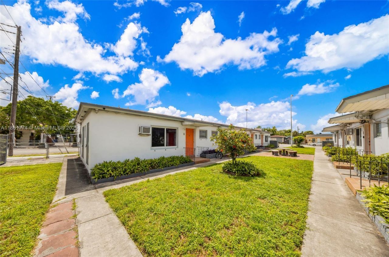 4831 W Flagler St, Miami, FL 33134 Photo