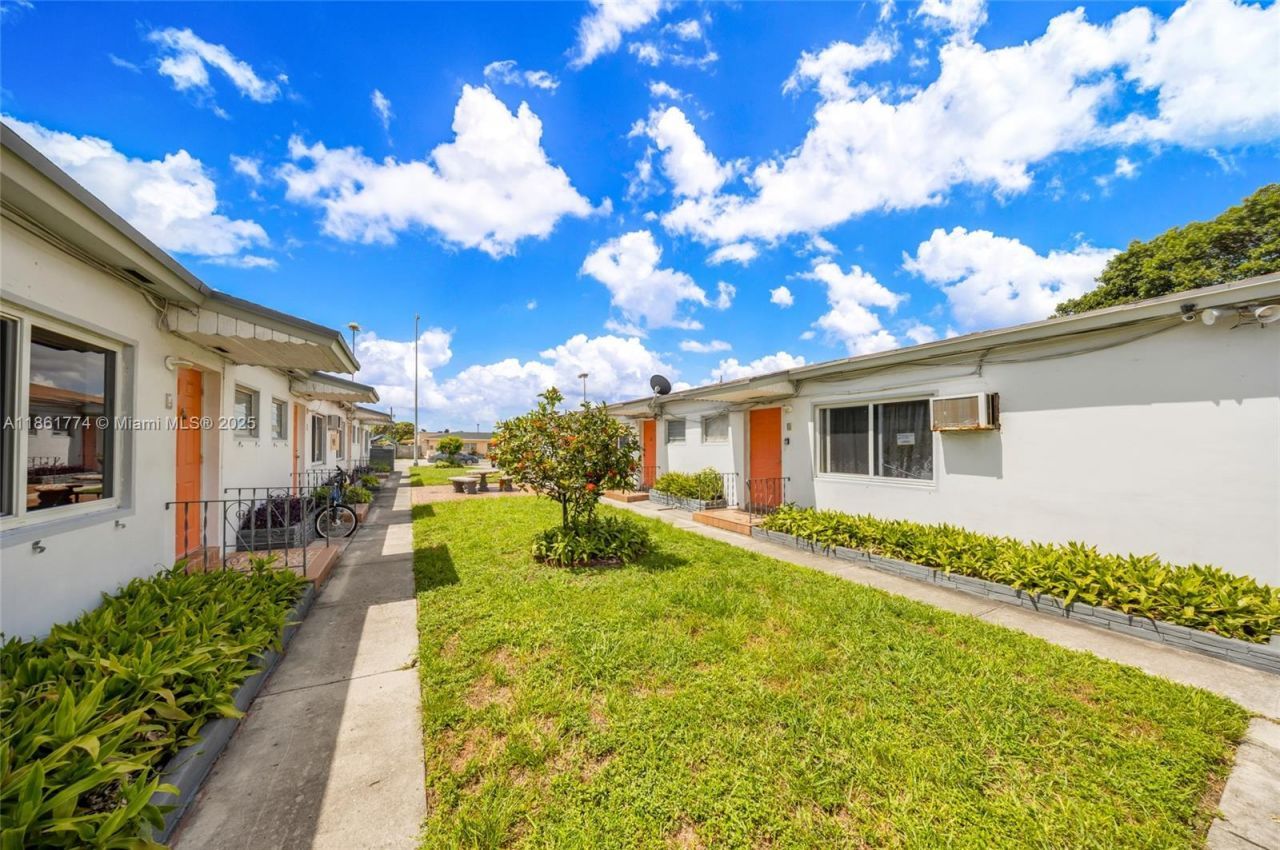 4831 W Flagler St, Miami, FL 33134 Photo