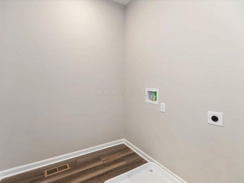 1055 Greenfield Drive, Marysville, OH 43040 Photo 11