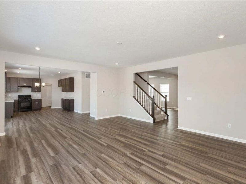 1055 Greenfield Drive, Marysville, OH 43040 Photo 12