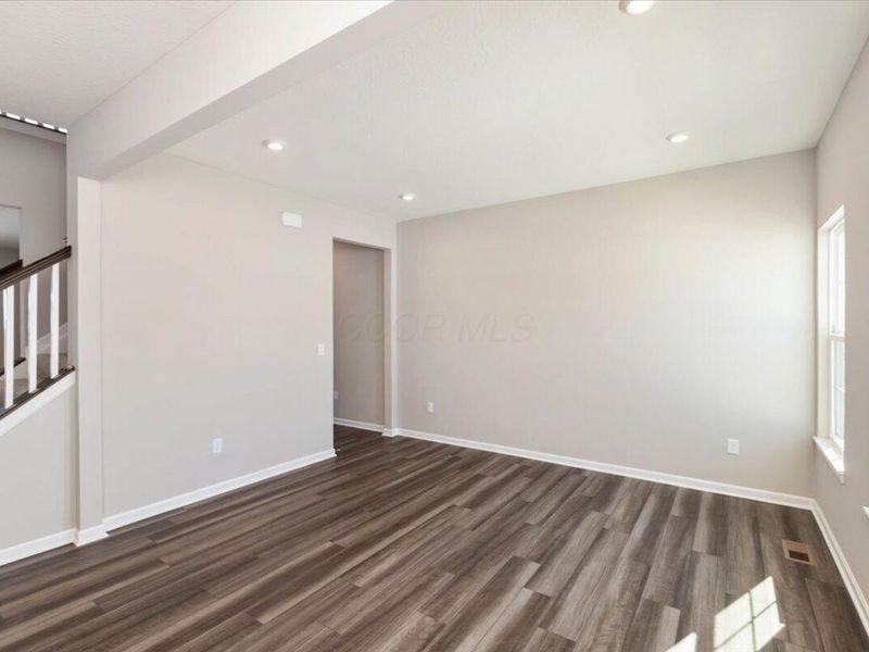 1055 Greenfield Drive, Marysville, OH 43040 Photo 13