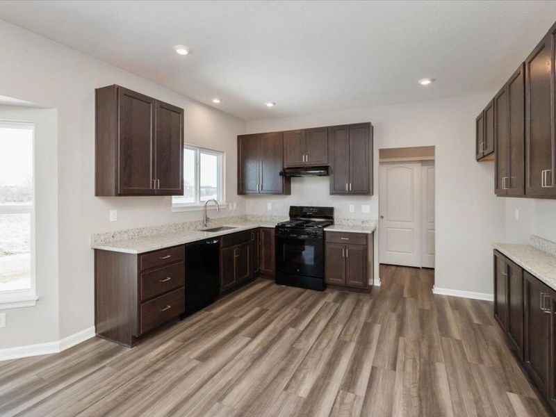 1055 Greenfield Drive, Marysville, OH 43040 Photo 3