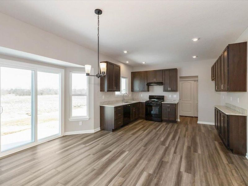 1055 Greenfield Drive, Marysville, OH 43040 Photo 7