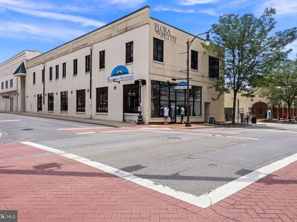 90 NORTH MAIN STREET, HARRISONBURG, VA 22802