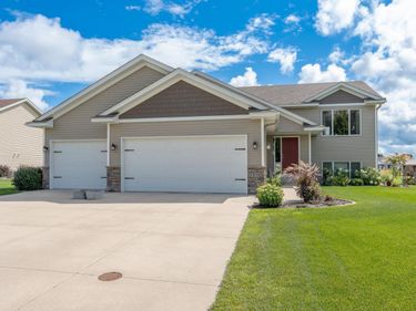1106 Mulberry Avenue NE, Montgomery, MN 56069