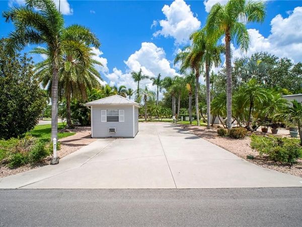 5990 Maplewood CT, FORT MYERS, FL 33905
