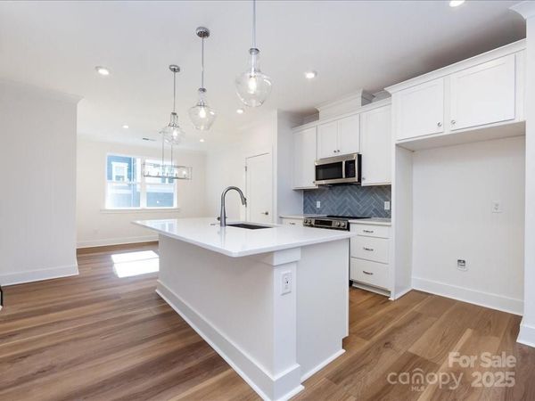 6027 Pivot Court, Charlotte, NC 28205