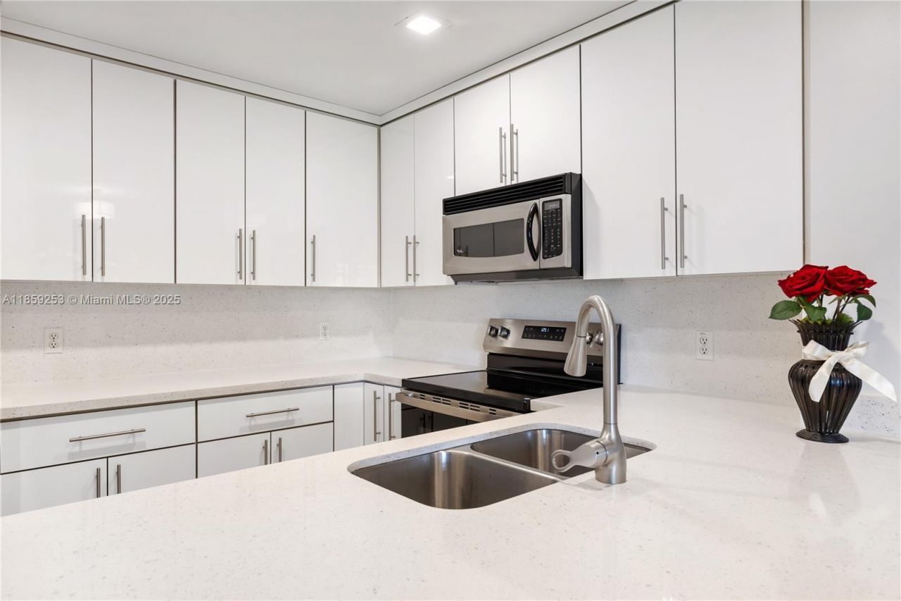 1110 SW 125th Ave, Unit 112M, Pembroke Pines, FL 33027 Photo