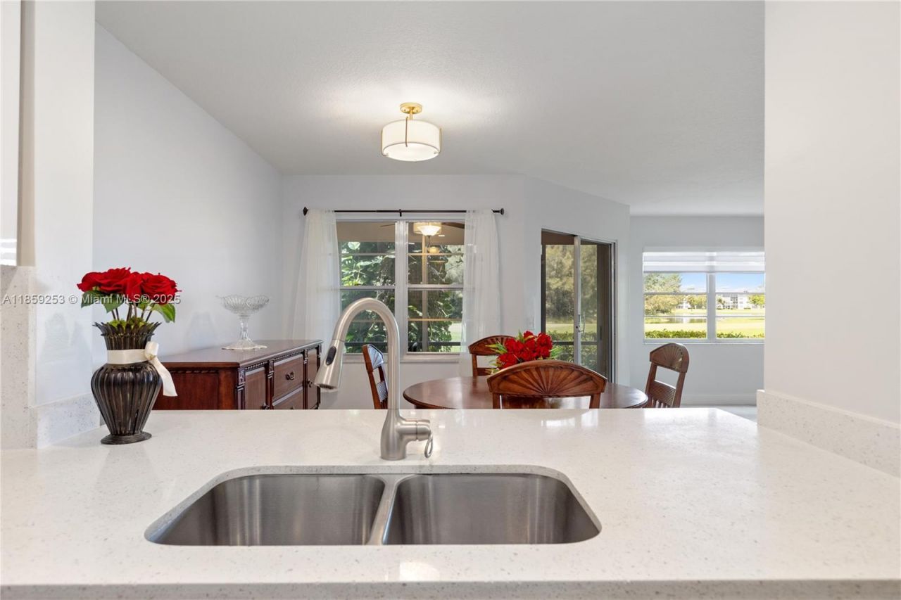 1110 SW 125th Ave, Unit 112M, Pembroke Pines, FL 33027 Photo