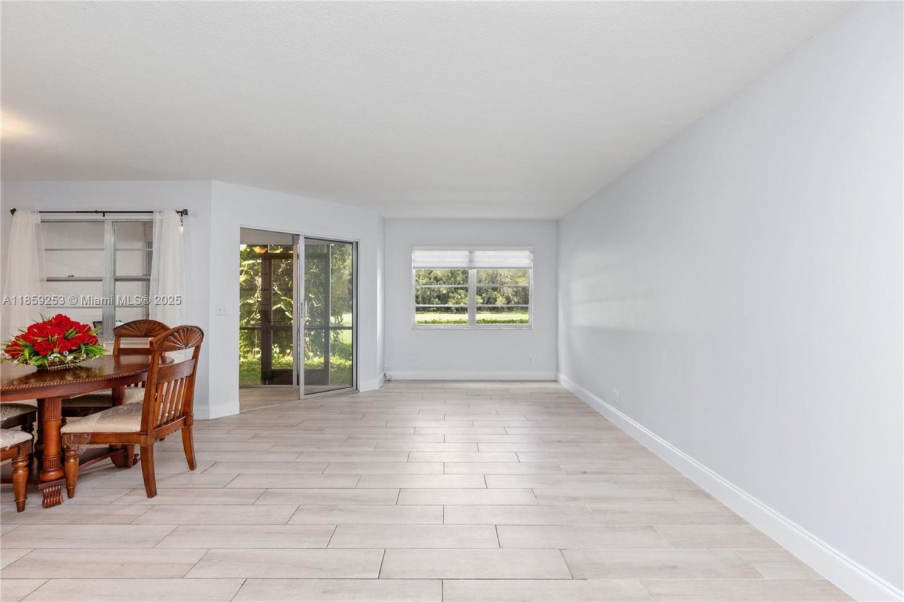 1110 SW 125th Ave, Unit 112M, Pembroke Pines, FL 33027 Photo