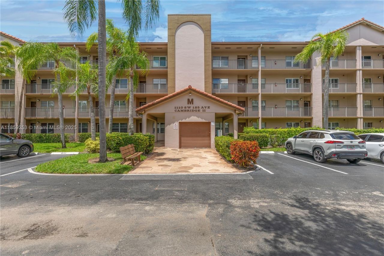 1110 SW 125th Ave, Unit 112M, Pembroke Pines, FL 33027 Photo