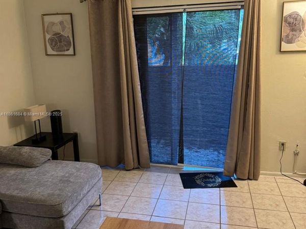 10794 N Kendall Dr, Unit B13, Miami, FL 33176