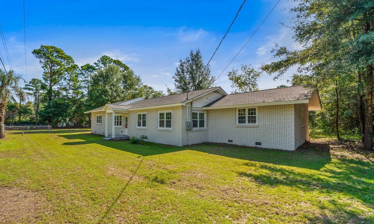 160 Bruce K Smalls Drive Photo 10