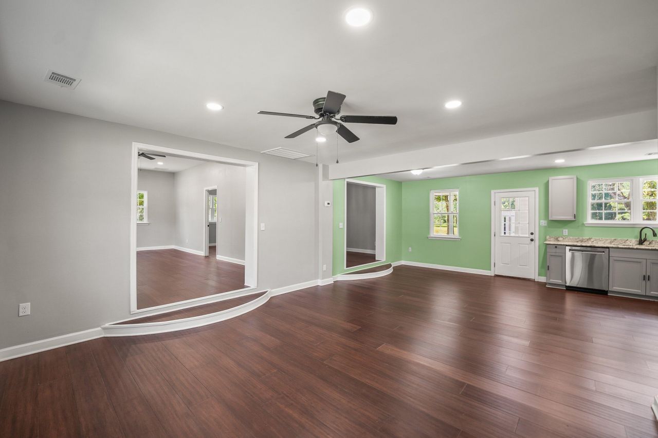 160 Bruce K Smalls Drive Photo 12