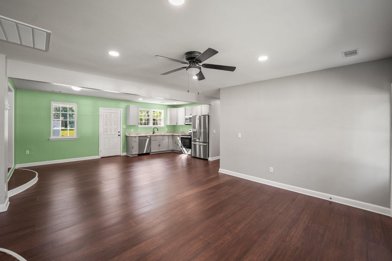 160 Bruce K Smalls Drive Photo 13