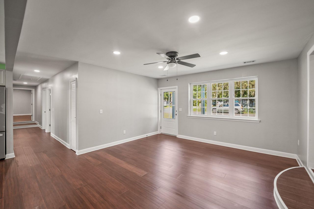 160 Bruce K Smalls Drive Photo 15