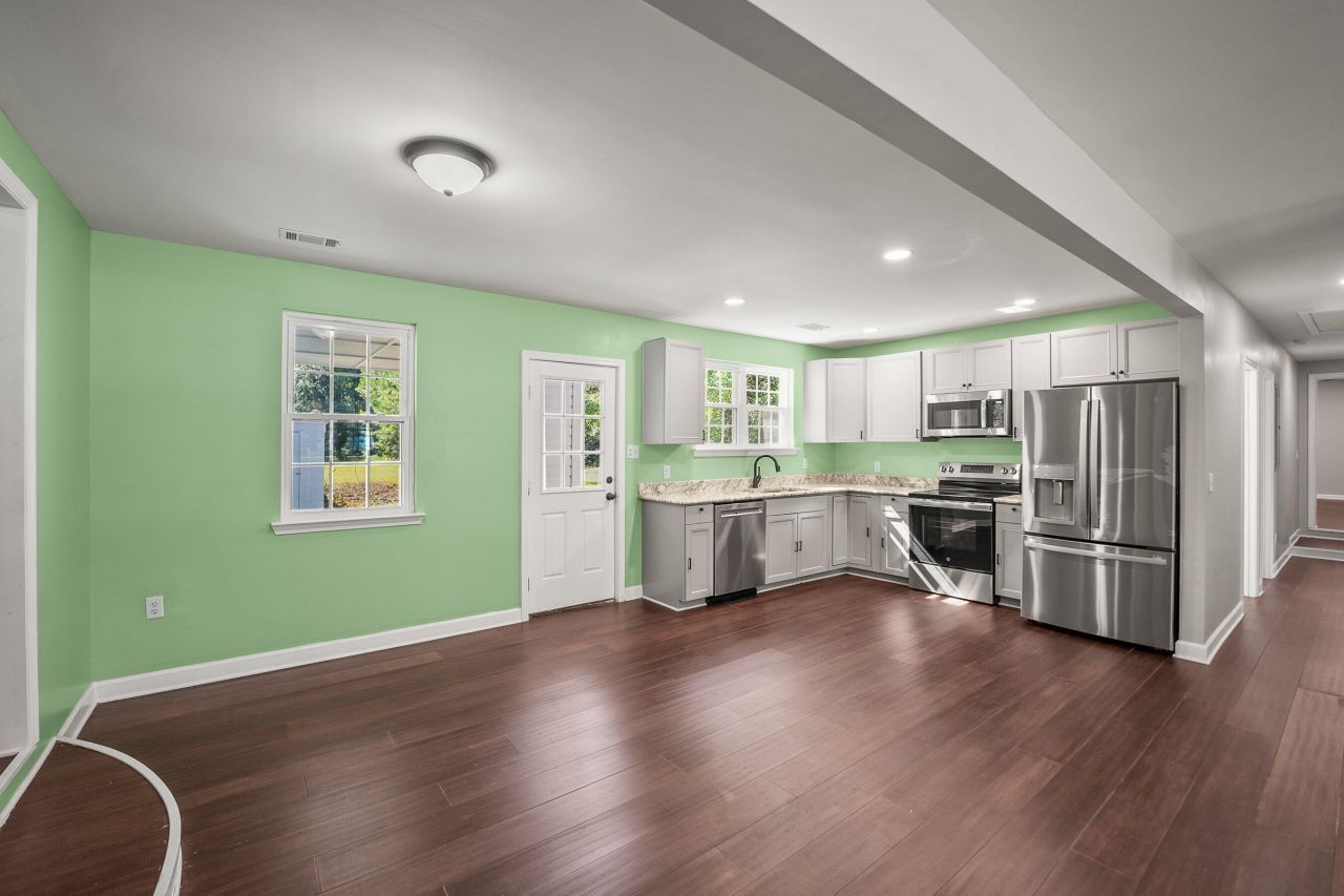 160 Bruce K Smalls Drive Photo 16