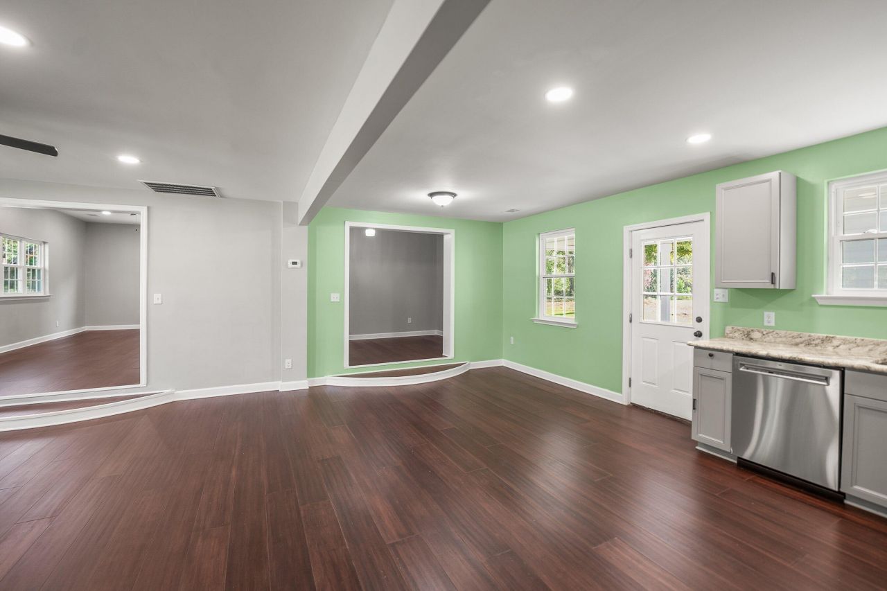 160 Bruce K Smalls Drive Photo 18