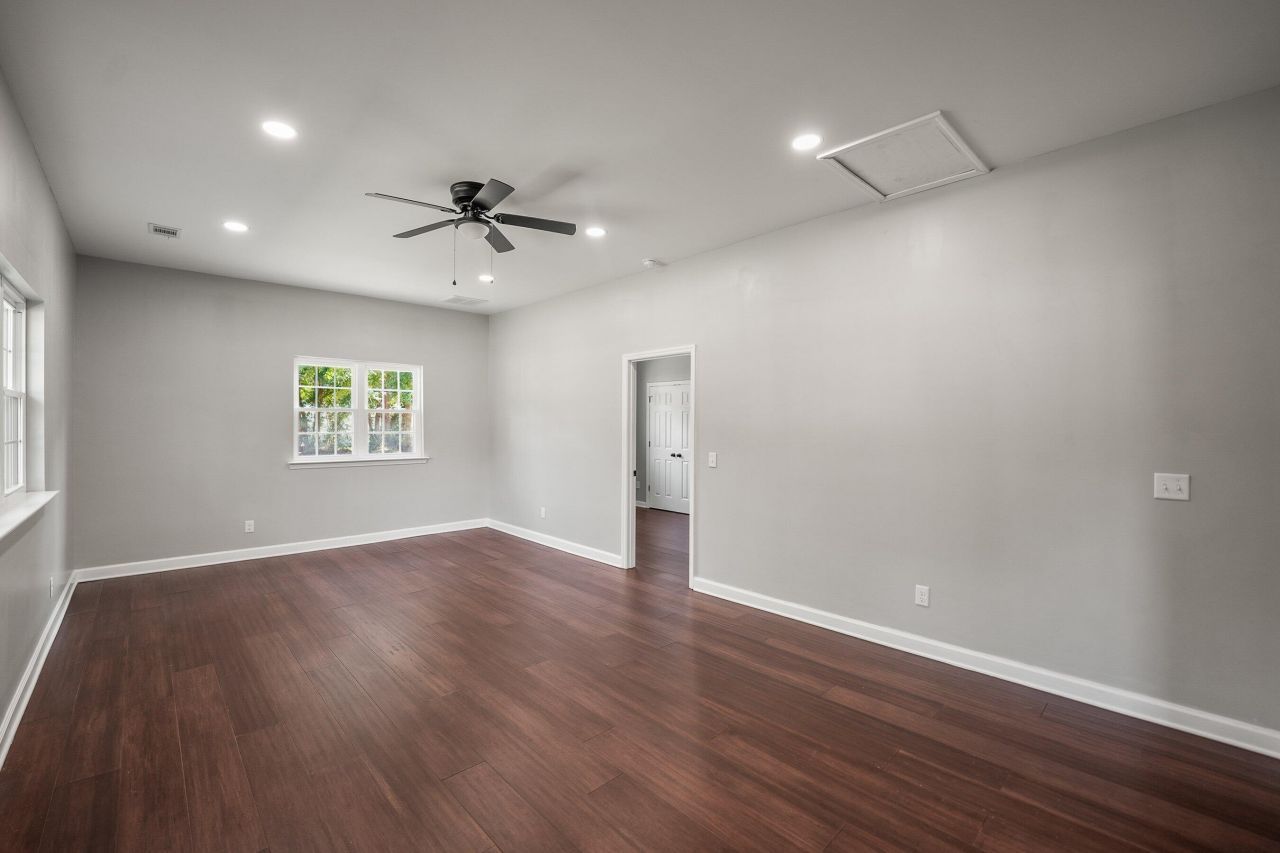 160 Bruce K Smalls Drive Photo 22