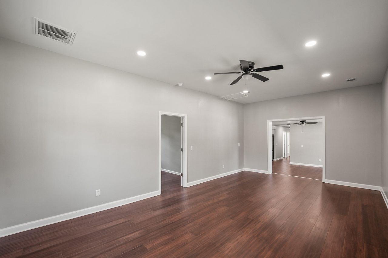 160 Bruce K Smalls Drive Photo 23