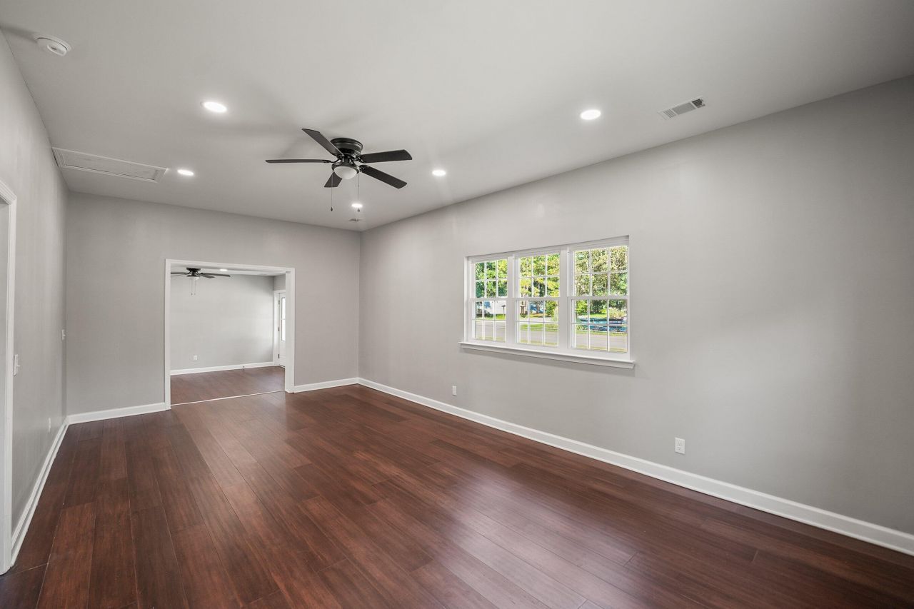 160 Bruce K Smalls Drive Photo 24